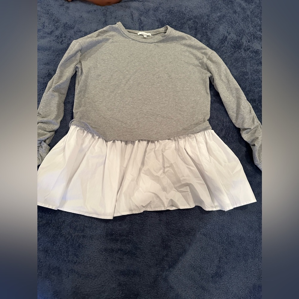 Gray sweatshirt with white blouse attach